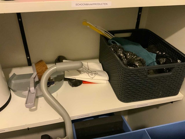 Schoonmaakwagen en -gerei - afbeelding 11 van  12