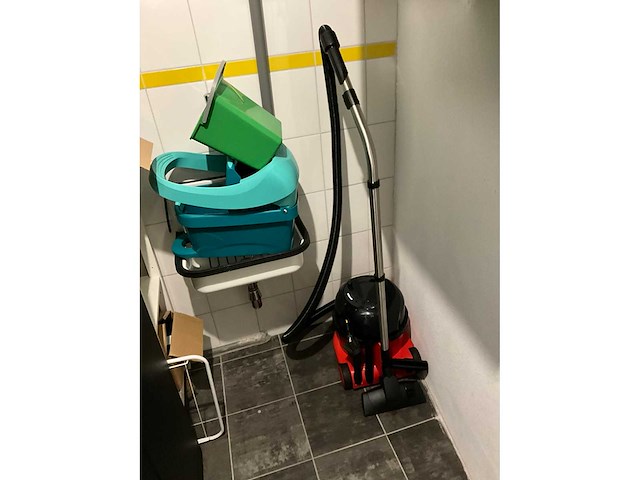 Schoonmaakwagen en toebehoren - afbeelding 3 van  3