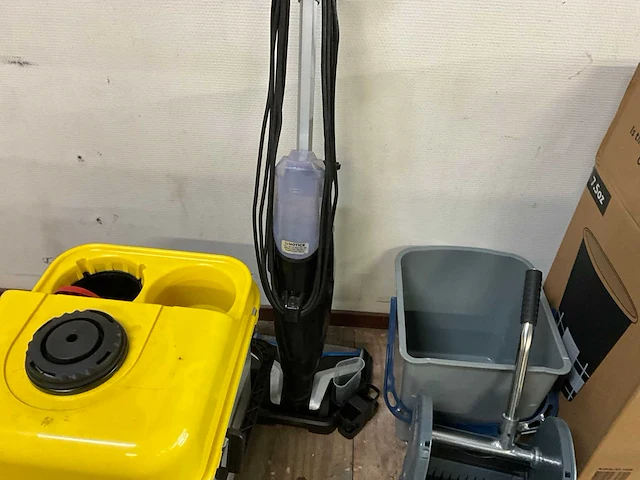 Schoonmaakwagen en toebehoren - afbeelding 4 van  4