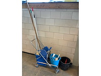 Schoonmaakwagen inclusief diverse mops en toebehoren - afbeelding 2 van  5