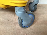 Schoonmaakwagen op rubber zwenkwielen - afbeelding 4 van  5