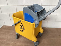 Schoonmaakwagen op rubber zwenkwielen - afbeelding 5 van  5