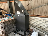 Schoorsteenkap voor hellend dak - afbeelding 1 van  2