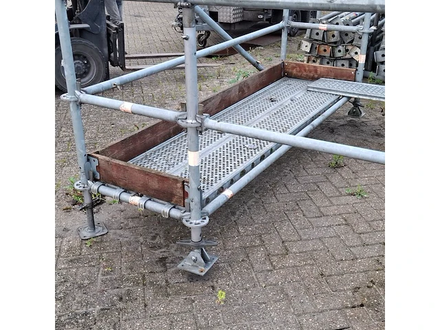 Schoorsteensteiger, layher - afbeelding 7 van  10
