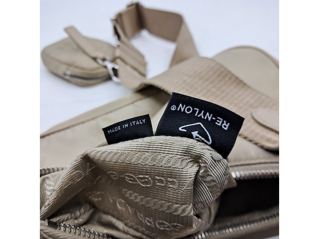 Schoudertas, prada, re-edition 2005 - afbeelding 9 van  10