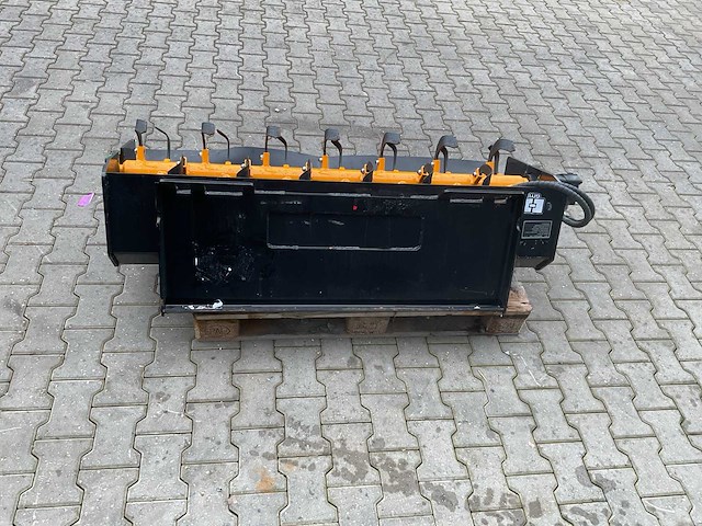 Schranklader - giyi - rt57 - 2025 - afbeelding 9 van  12