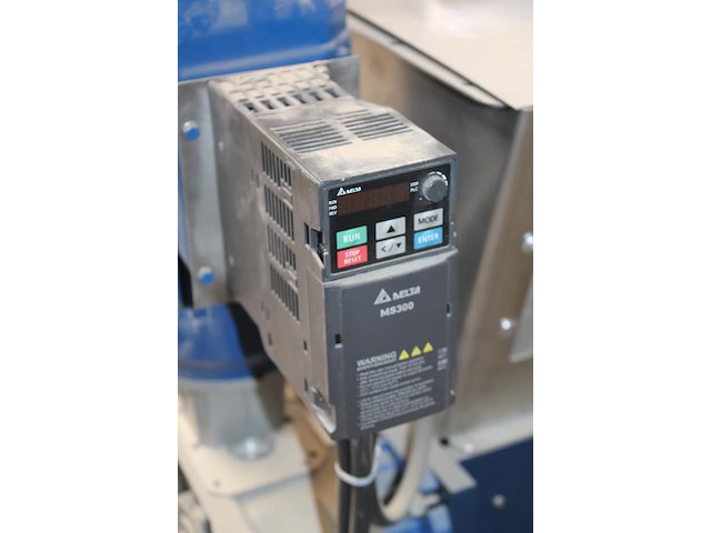 Schreddermachine jw machines am2020 met 2 instelbare motoren. bouwjaar 2024. - afbeelding 4 van  5