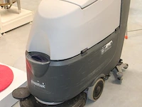 Schrob- en zuigmachine nilfisk sc500 go-line. afgelezen urenstand 535,4. met diverse accessoires - afbeelding 3 van  5