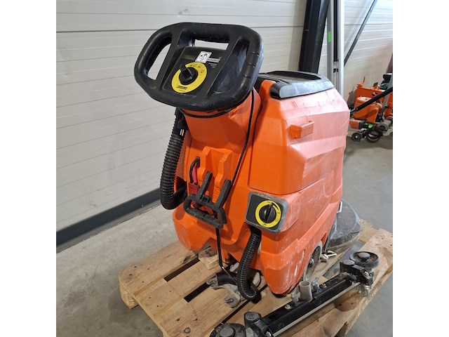 Schrob-/zuigmachine 51cm accu kärcher, bd50/50c bp, bouwjaar 2021 - afbeelding 5 van  10