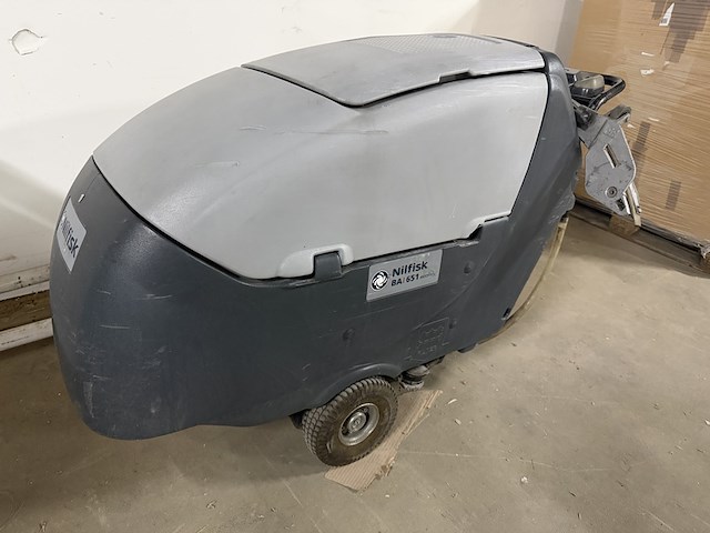 Schrob zuigmachine nilfisk, ba651 - afbeelding 11 van  17