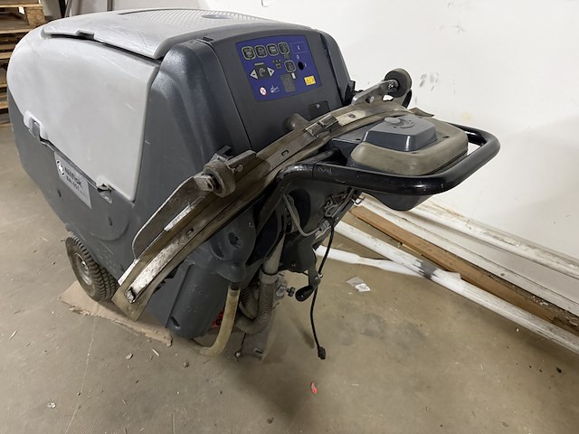 Schrob zuigmachine, nilfisk, ba651 - afbeelding 13 van  17