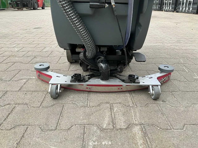 Schrobmachine / vloerreiniger - afbeelding 8 van  19