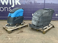 Schrobmachine/vloerreiniger (2x) (only for parts) - afbeelding 1 van  9