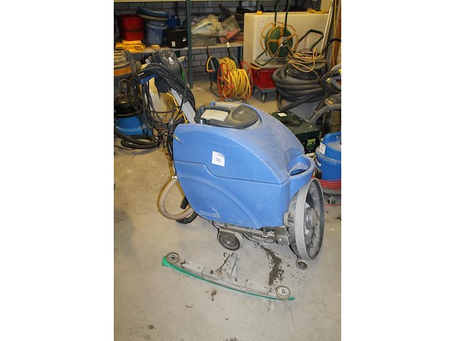 Schrobzuigmachine numatic tt3450s. - afbeelding 2 van  4