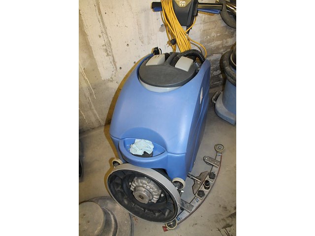 Schrobzuigmachine numatic tt3450s. - afbeelding 3 van  5