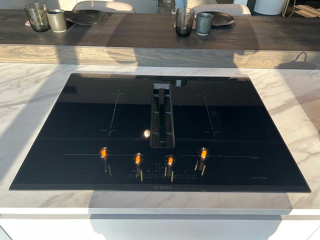 Schröder - showroomkeuken met bosch apparatuur - afbeelding 2 van  23