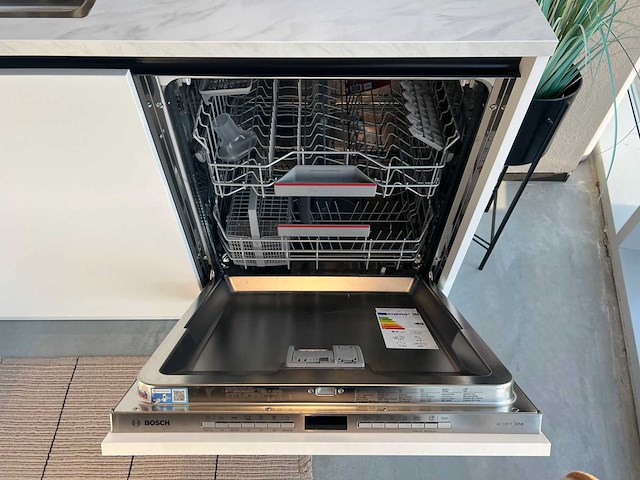 Schröder - showroomkeuken met bosch apparatuur - afbeelding 6 van  23