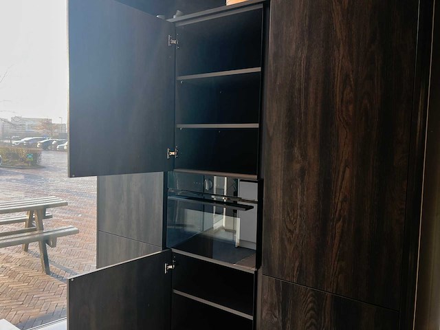 Schröder - showroomkeuken met bosch apparatuur - afbeelding 10 van  23