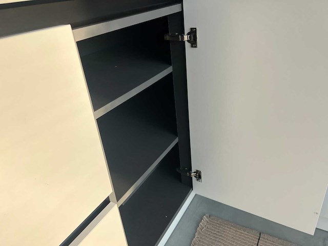 Schröder - showroomkeuken met bosch apparatuur - afbeelding 3 van  23