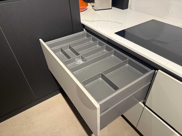 Schröder - showroomkeuken met miele apparatuur - afbeelding 27 van  30