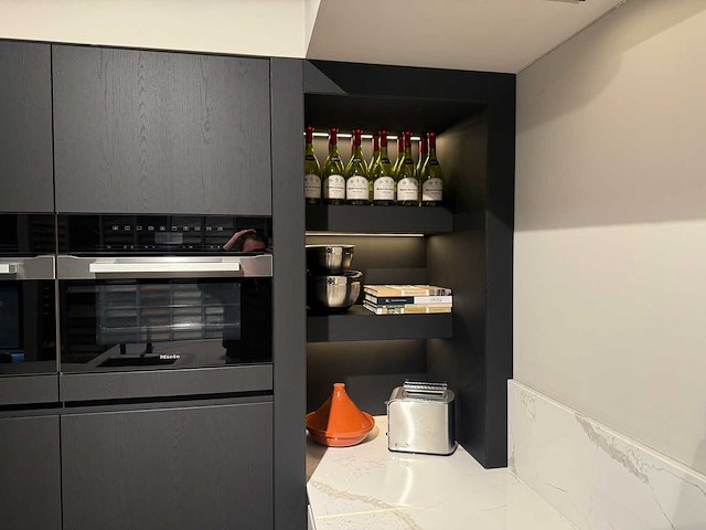 Schröder - showroomkeuken met miele apparatuur - afbeelding 28 van  30