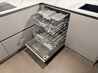 Schröder - showroomkeuken met miele apparatuur - afbeelding 2 van  18