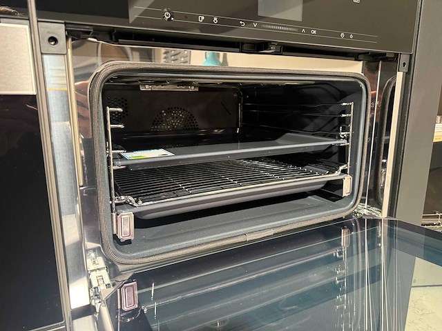 Schröder - showroomkeuken met miele apparatuur - afbeelding 10 van  18