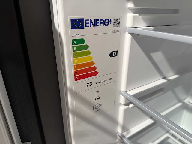 Schröder - showroomkeuken met miele apparatuur - afbeelding 15 van  18