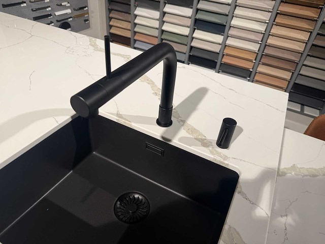 Schröder - showroomkeuken met miele apparatuur - afbeelding 3 van  24