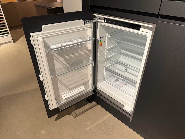 Schröder - showroomkeuken met miele apparatuur - afbeelding 15 van  24