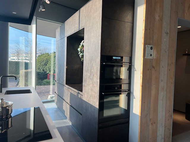 Schröder - showroomkeuken met pelgrim apparatuur - afbeelding 7 van  31