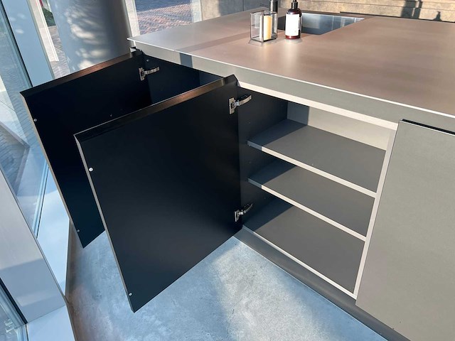 Schröder - showroomkeuken met pelgrim apparatuur - afbeelding 28 van  31