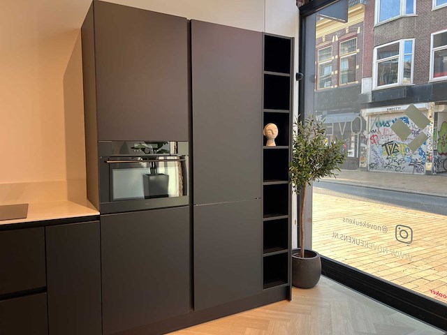 Schröder - showroomkeuken met pelgrim apparatuur - afbeelding 17 van  20