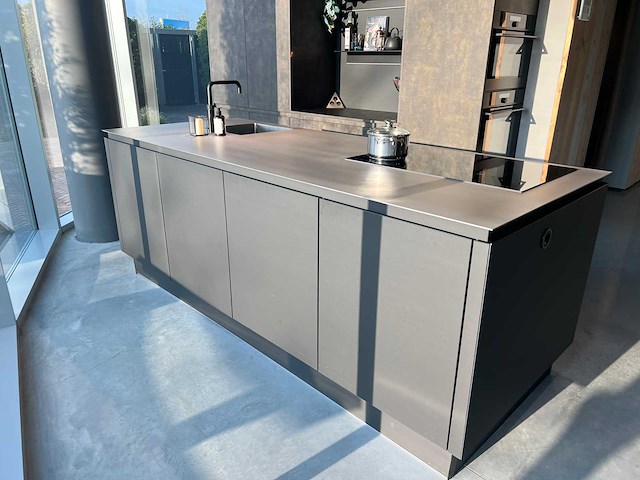 Schröder - showroomkeuken met pelgrim apparatuur - afbeelding 9 van  15