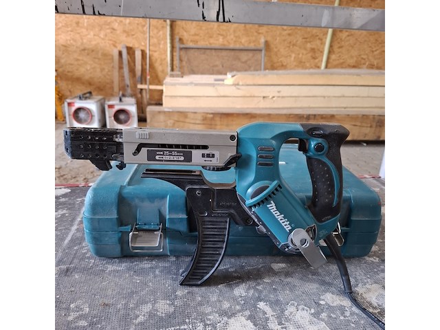 Schroefmachine makita, bouwjaar 2017 - afbeelding 1 van  7