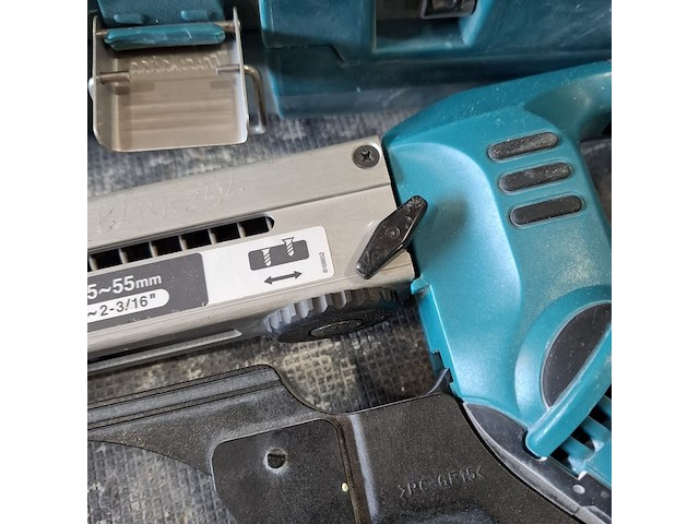 Schroefmachine makita, bouwjaar 2017 - afbeelding 5 van  7