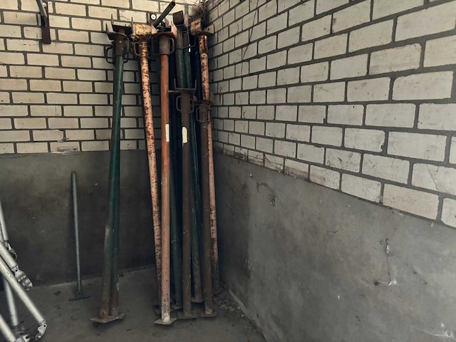 Schroefstempel - afbeelding 1 van  2