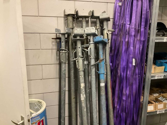 Schroefstempels (9x) - afbeelding 1 van  2