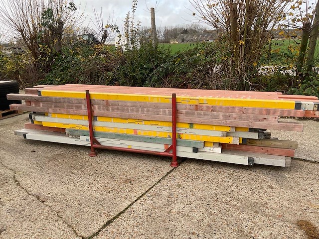 Schroefstempels, metselprofielen en steigermateriaal - afbeelding 12 van  18