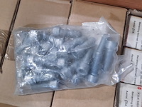 Schroeven en metalen pijpen - afbeelding 4 van  10