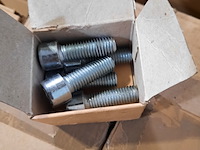 Schroeven en metalen pijpen - afbeelding 5 van  10