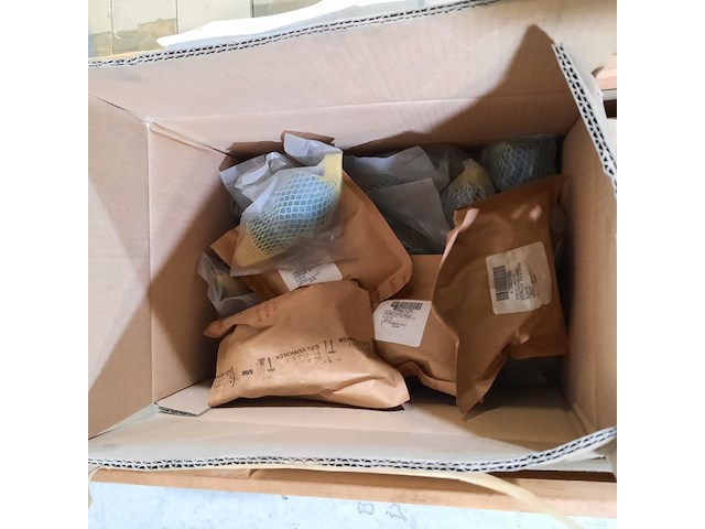 Schroeven en metalen pijpen - afbeelding 7 van  10