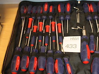 Schroevendraaier / bitset in foedraal. - afbeelding 3 van  3