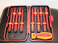 Schroevendraaierset in etui. incompleet.