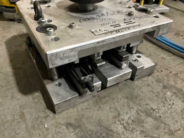 Schüco - 280570 - hydrauliek pers / stansmachine v.v. diverse stansen - afbeelding 13 van  16