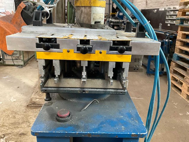 Schüco 280 580 hydraulische hoek / profielpers - afbeelding 2 van  9