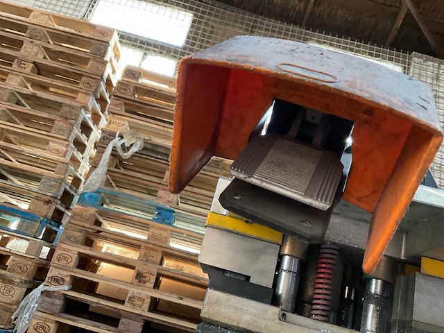 Schüco 280 580 hydraulische hoek / profielpers - afbeelding 3 van  9