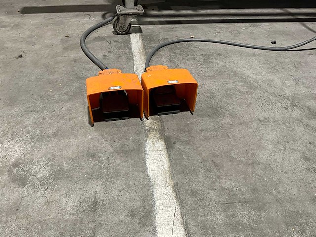 Schüco 2808.08 montagetafel voor deurprofielen v.v. pneumatische opspaninrichting - afbeelding 5 van  5