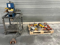 Schüco 297 838 pons machine v.v draaibaar plateau en div pons gereedschappen