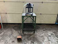 Schüco 792-870 pneumatische stansmachine - afbeelding 1 van  5